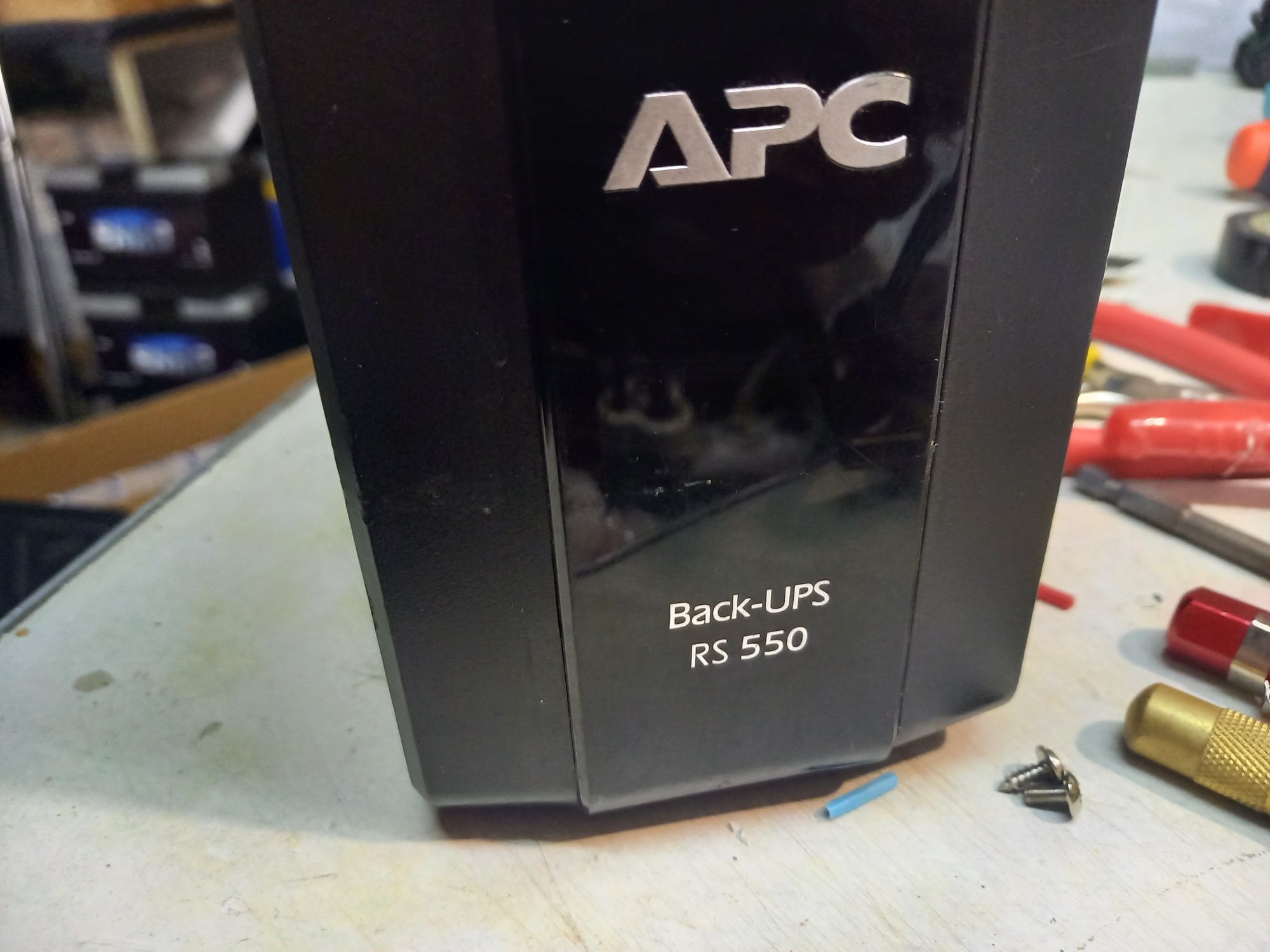 APC back-upc RS 550VA