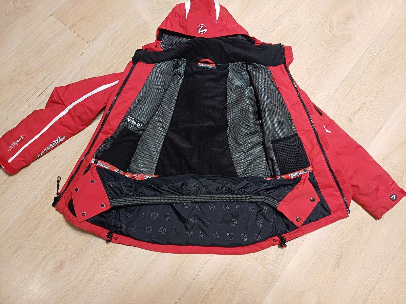 Спортивная зимняя куртка для активного отдыха  размер 152
