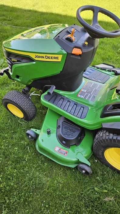Traktorek John Deere S180
