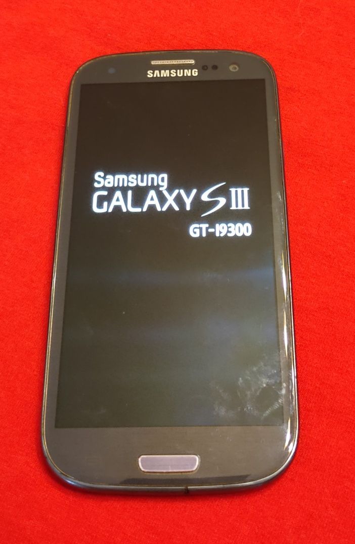 Samsung GALAXY Win GT-I8552, GALAXY S III GT-I9300 и Siemens C25