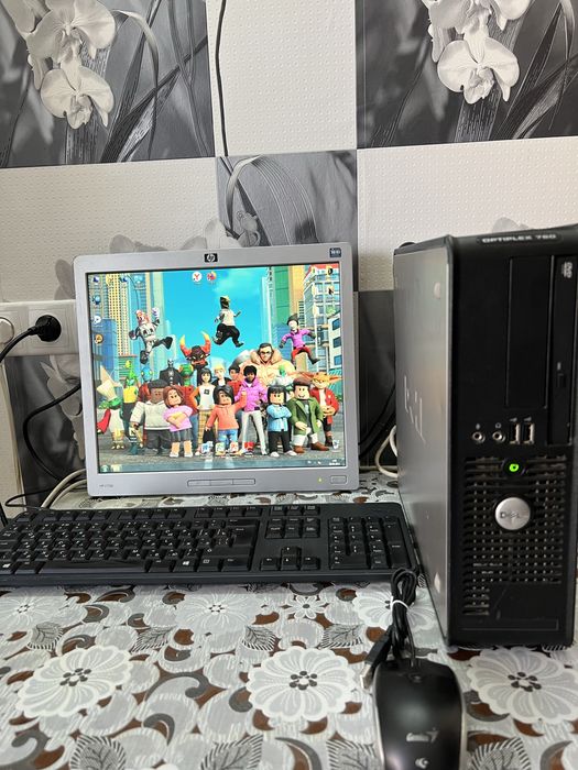 Системный Блок Dell 760 SFX + Монтор + клавиатура и мышка веб камера.