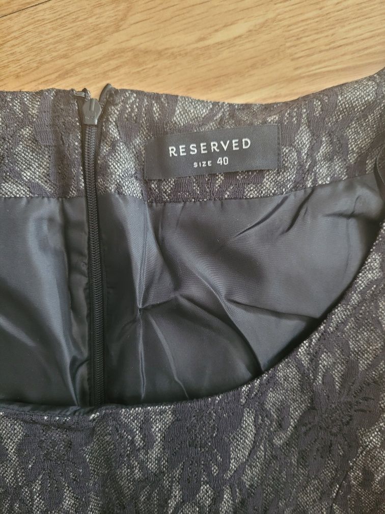 Sukienka Reserved