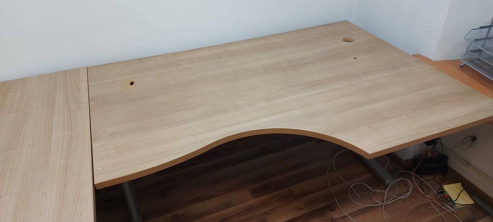 Komplet mebli biurowych