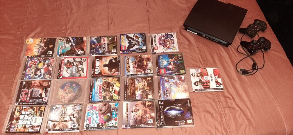 PS3 + 24 jogos + 2 comandos