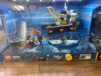 Diorama Gablota LEGO City 60095 witryna, led