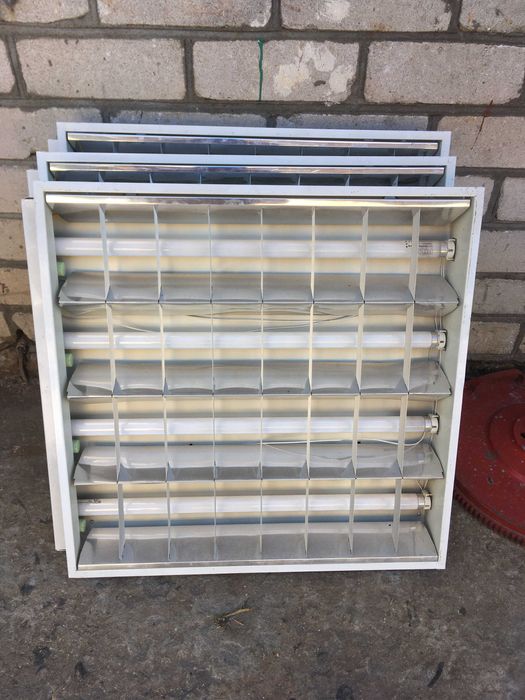 Офісні лампи на стелю