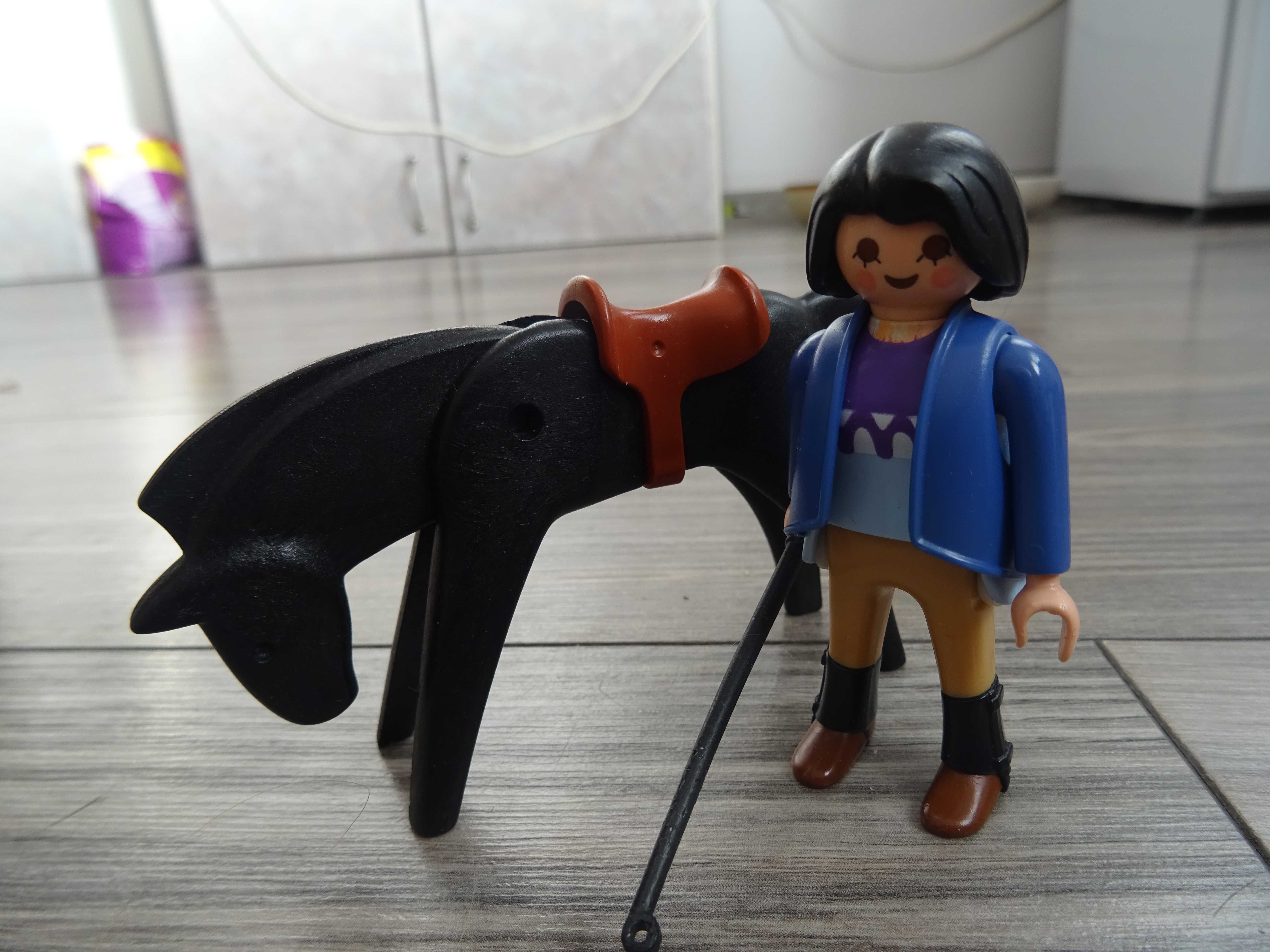 Playmobil koń z jeźdzcem