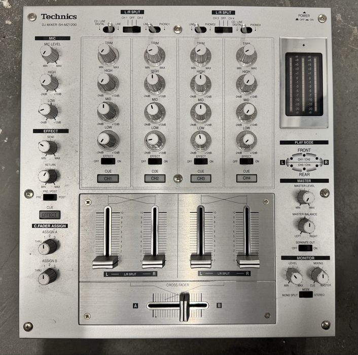 Gramofony Technics SL1200MK5 (2szt.) + mikser Technics SH-MZ 1200