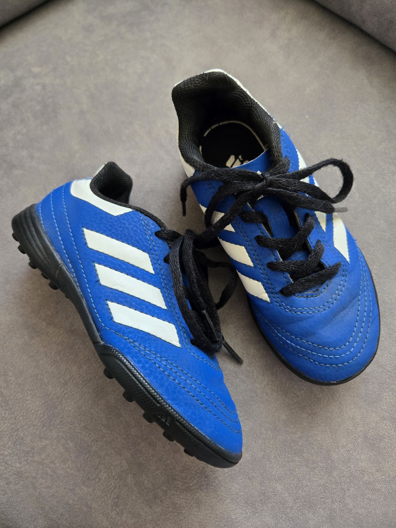 Футбольные бутсы, сороконожки, футзалки Adidas. Оригинал. Размер 29
