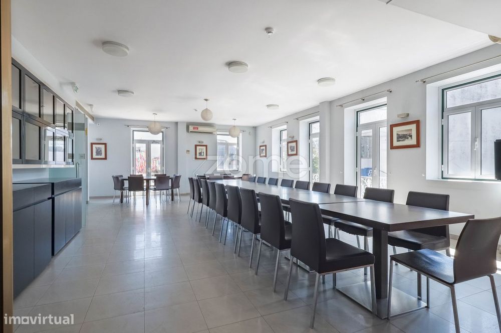 Prédio Único no Coração da Vila de Castelo de Paiva