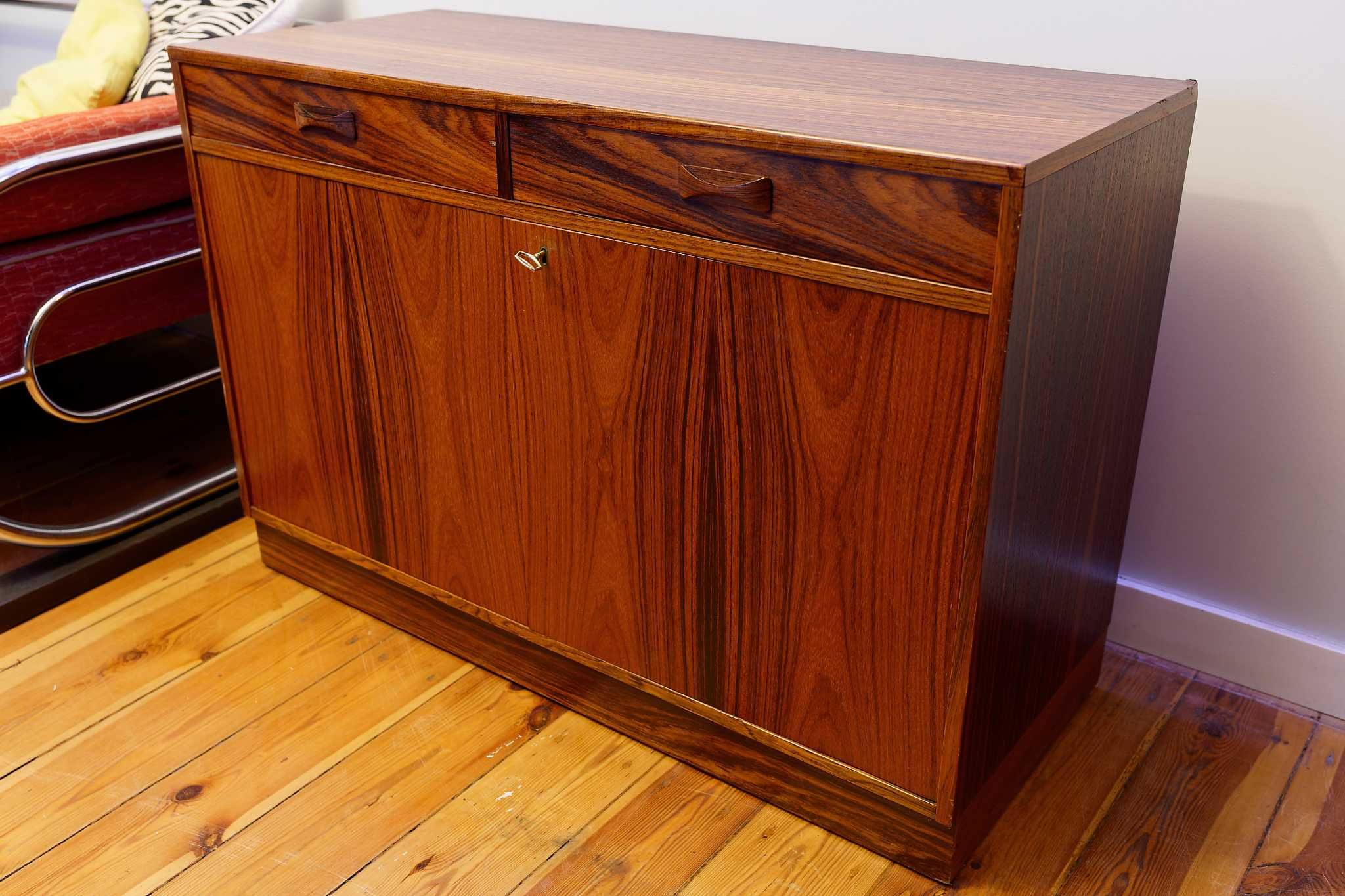 szafka design modern vintage prl japandi skandynawska lata 60-80 mahoń
