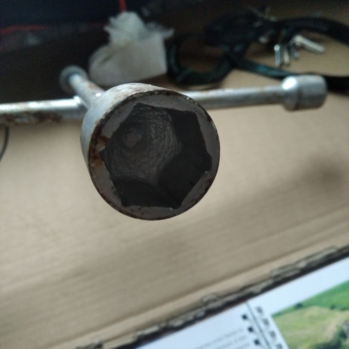 Lewarek golf 4 klucz do kół