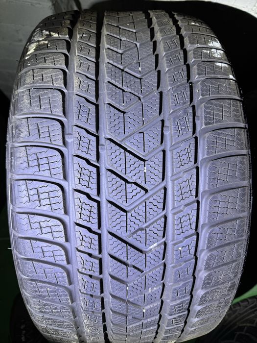 Шини зимові 285/30/21 Pirelli