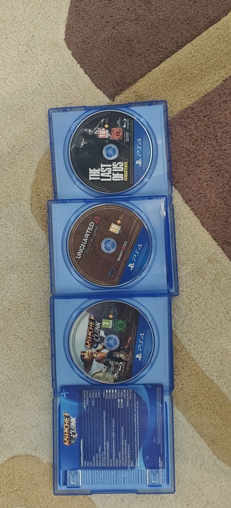 PS 4 slim  1 TB/ +3 jogos