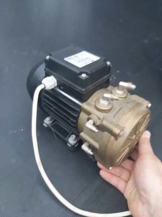 Pompa próżniowa z płaszczem wodnym