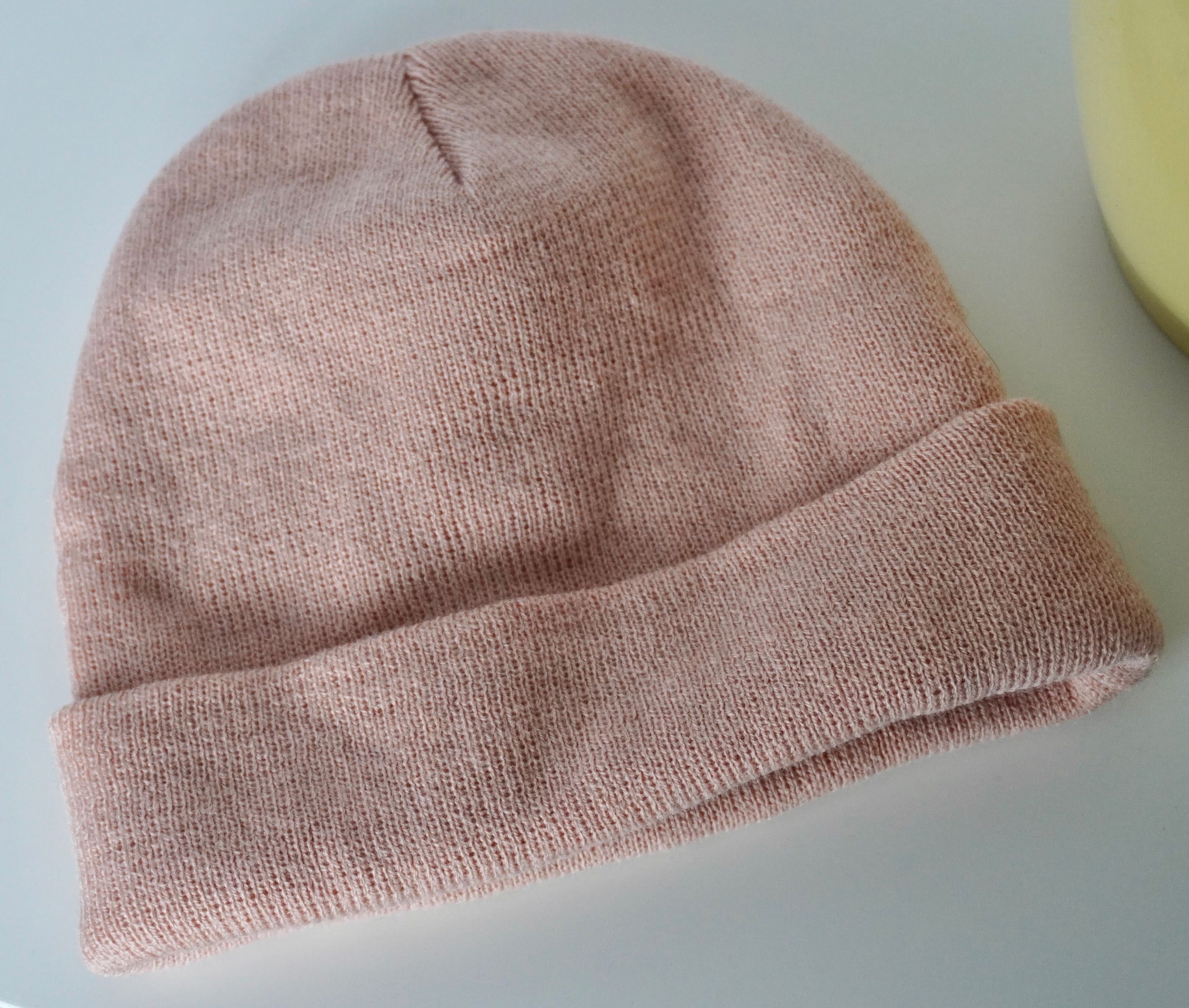 Jean Paul Gaultier czapka beanie zimowa drip pudrowy róż logo