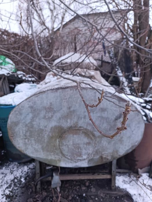 Цистерна резервуар бочка для палива від бензовоза 1.4 куб з підставкою