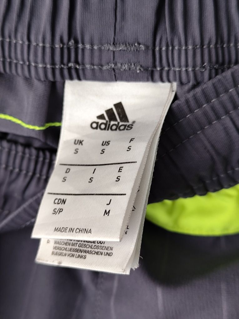 Krótkie spodenki sportowe Real Madryt Adidas r. S