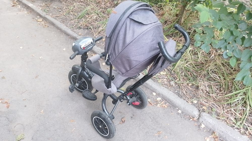 Продам детский велосипед с родительской ручкой