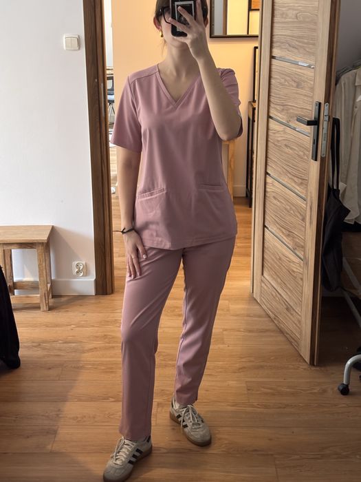 Scrubs Różowy Med&Beauty