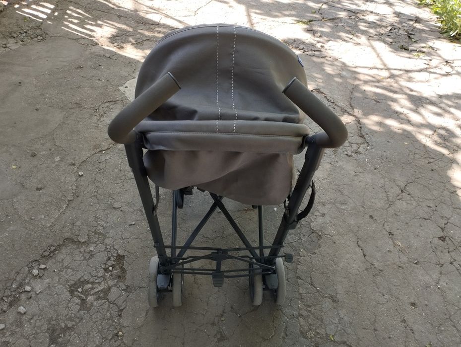 Прогулянкова коляска chicco