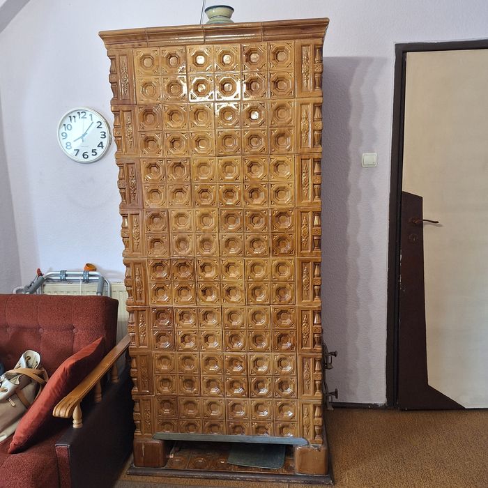 Kafle z pieca – rozebrany piec kaflowy – do odzysku