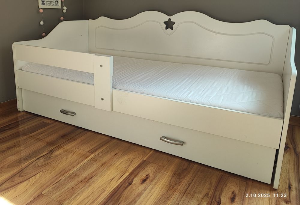 Łóżko dziecięce Lili 160x80 / szuflada i barierka / białe / tapczan
