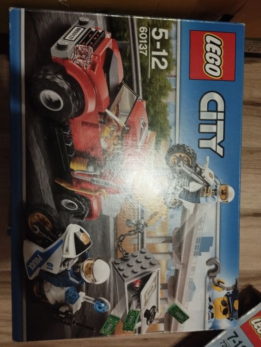 Zestaw LEGO city 60137