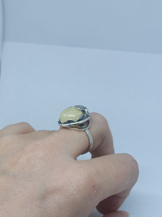 Srebrny pierścionek bursztyn 925 regulowany