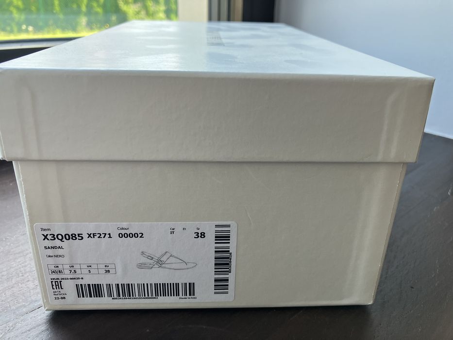 Emporio Armani luksusowe wloskie japonki / klapki skorzane New 38/39