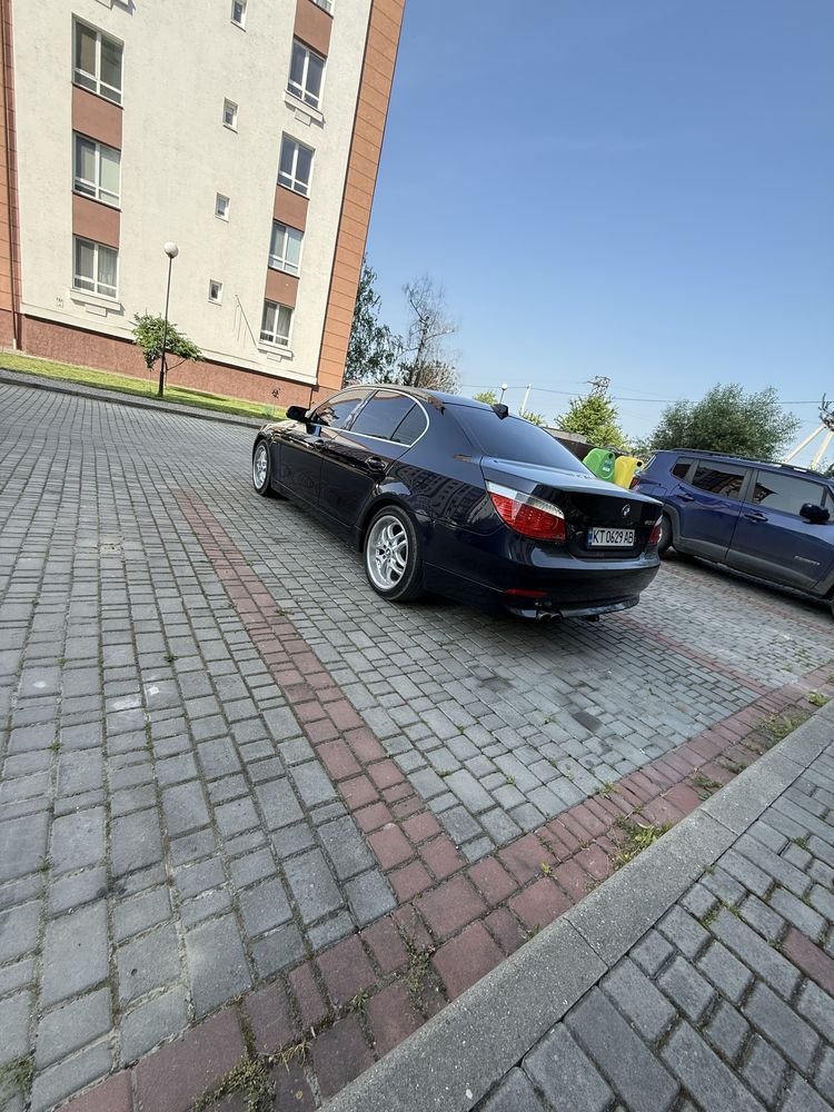 BMW 520i машина в дуже хорошому стані, рідна фарба !