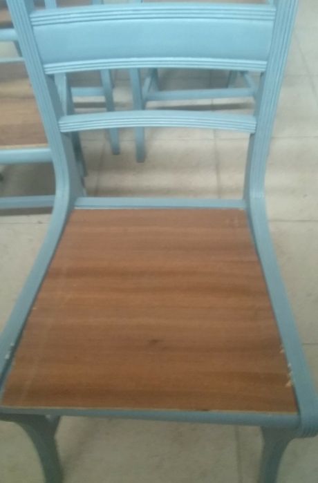 Cadeiras a precisar de estofo