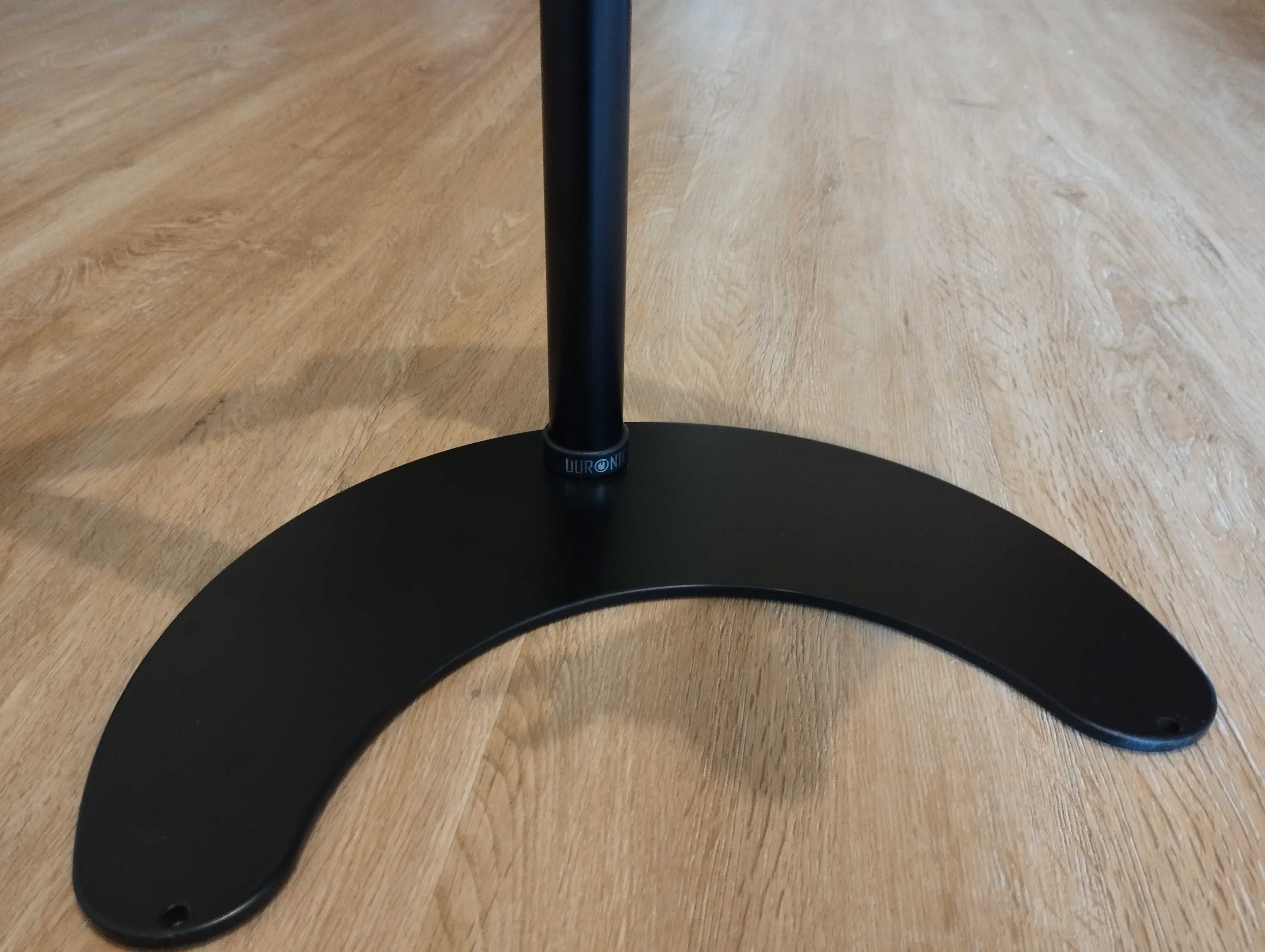 Base e suporte de monitores