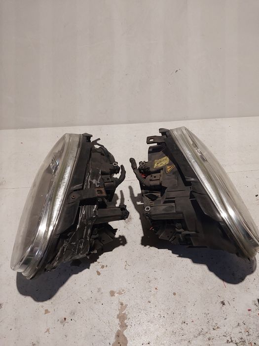 Vw volkswagen Golf 4 xenon ksenon lampa przednia prawa lewa reflektor