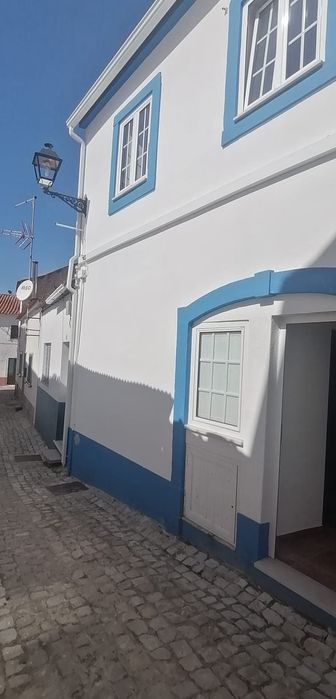Alugo casinha T1 restaurada
