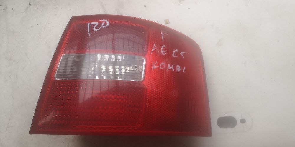 Lampa Audi A6 C5 prawy tył kombi.