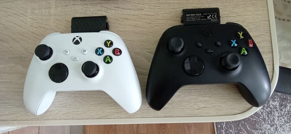 XBOX S приставка 512 гб+джойстики+акумулятори