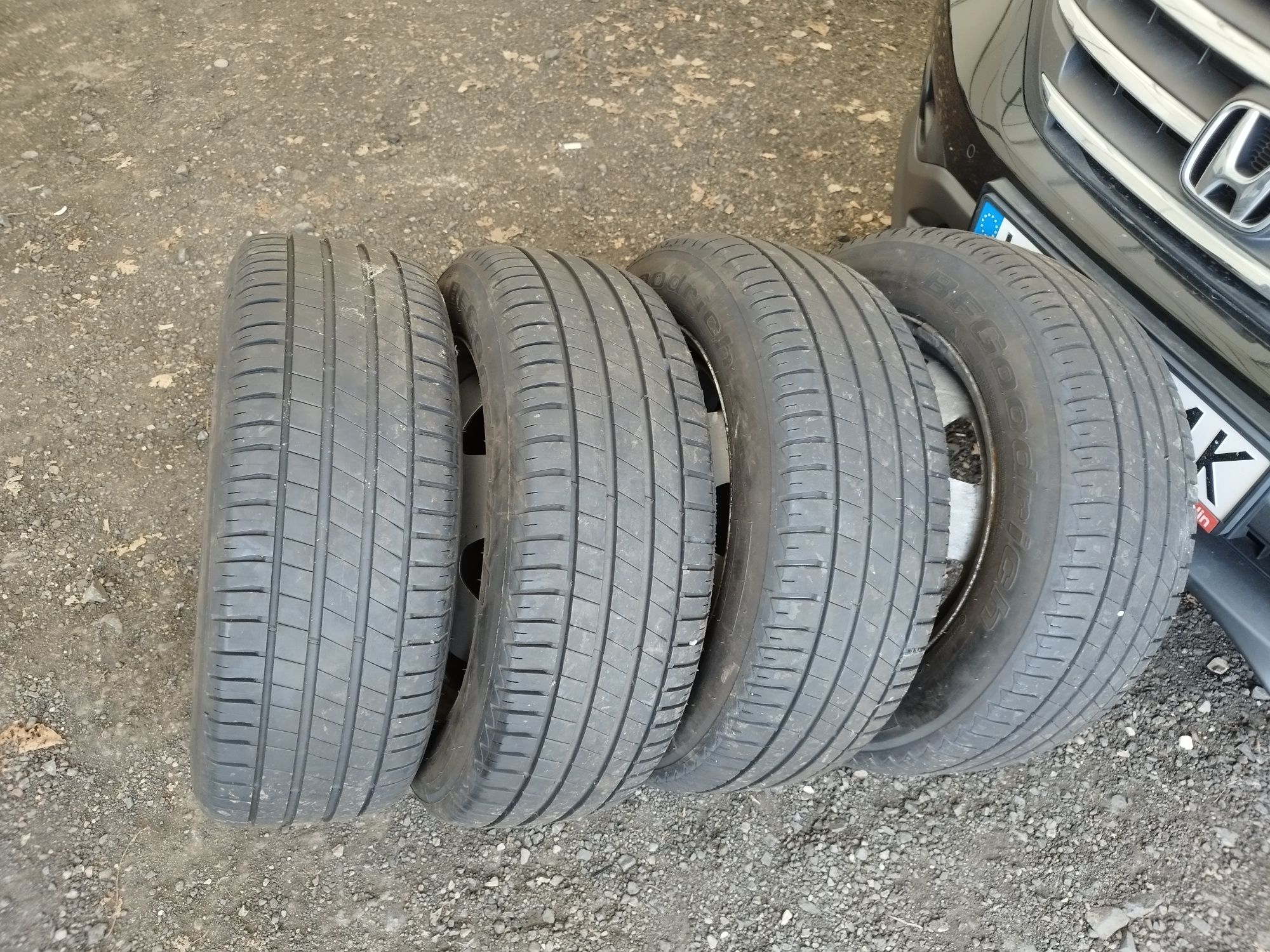 Ładne 4 koła do busa VW itp. T5/T6 235/55R17 z 2022 roku opony