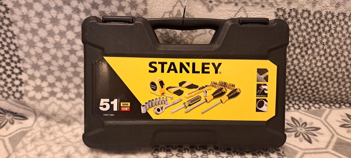 Nowy Zestaw Narzędzi i Akcesoriów w walizce firmy Stanley 51 elementy