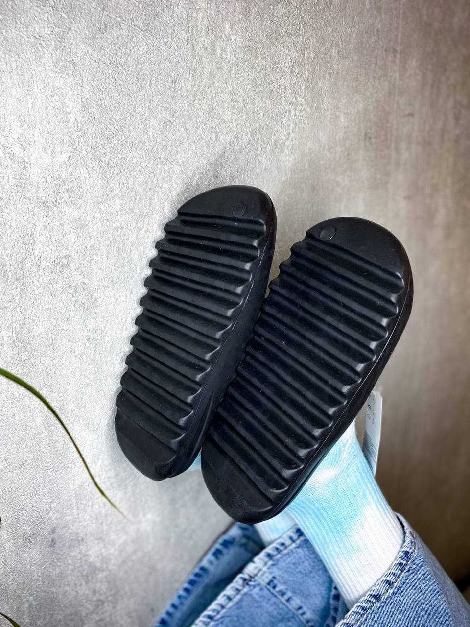 Женские Шлепанцы Adidas Yeezy Slide Black 36,37,38,39