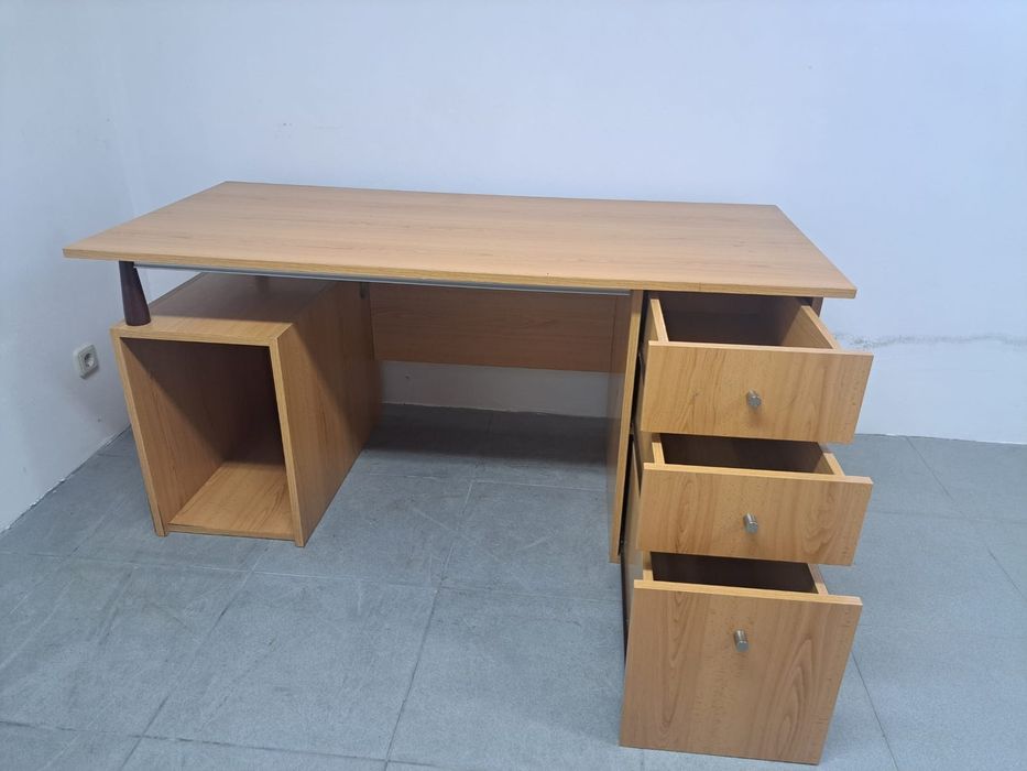 Secretaria Melamina de carvalho muito forte