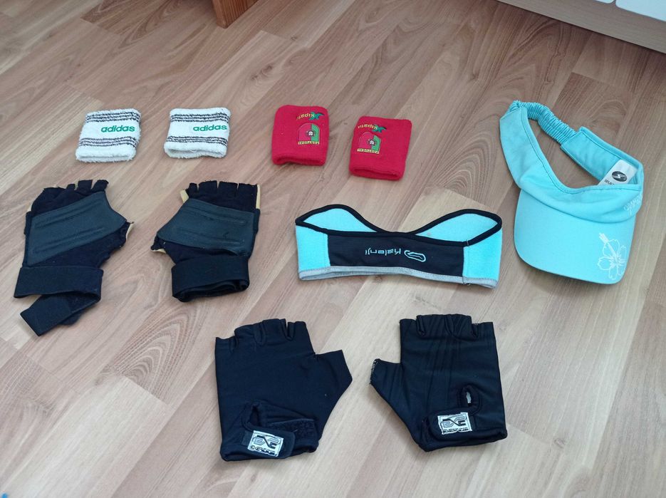 Punhos, luvas, tapa orelhas e cão para desporto
