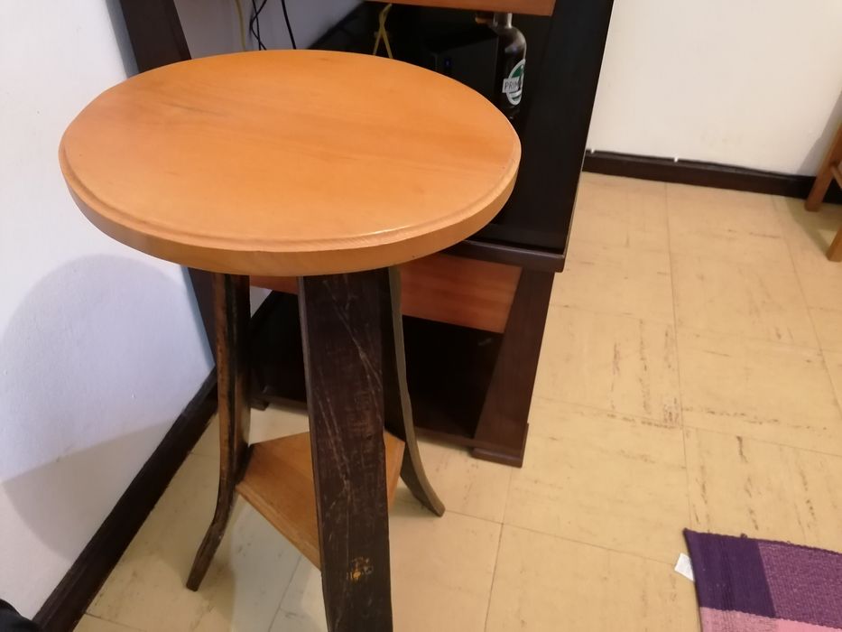 Bancos feitos de pipa