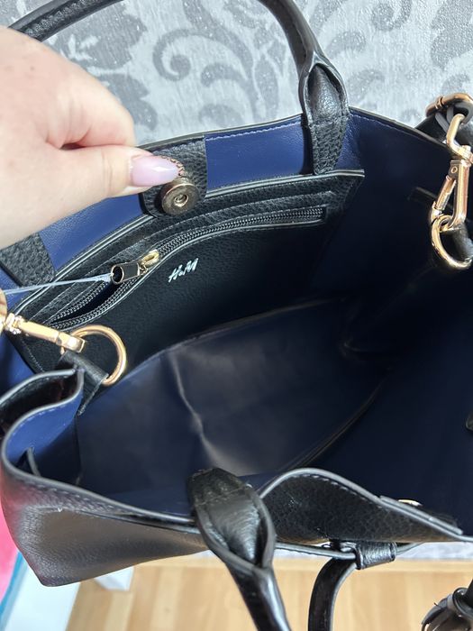 Czarna torebka na ramię