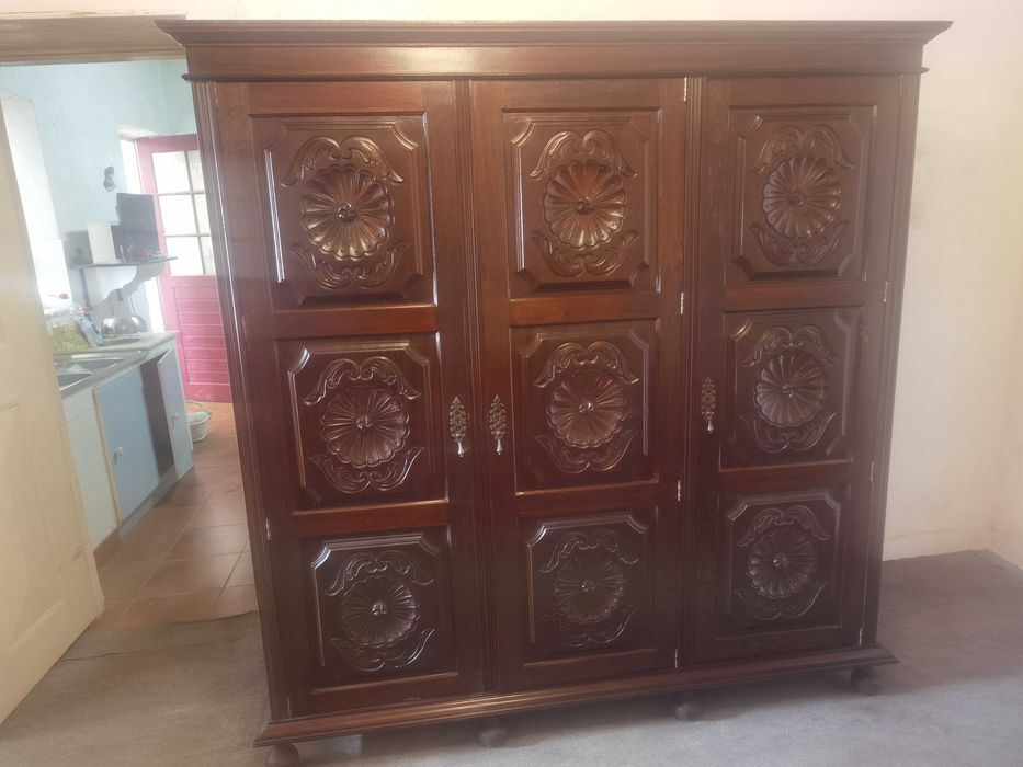 Mobilia antiga de quarto com 7 componentes - em muito bom estado