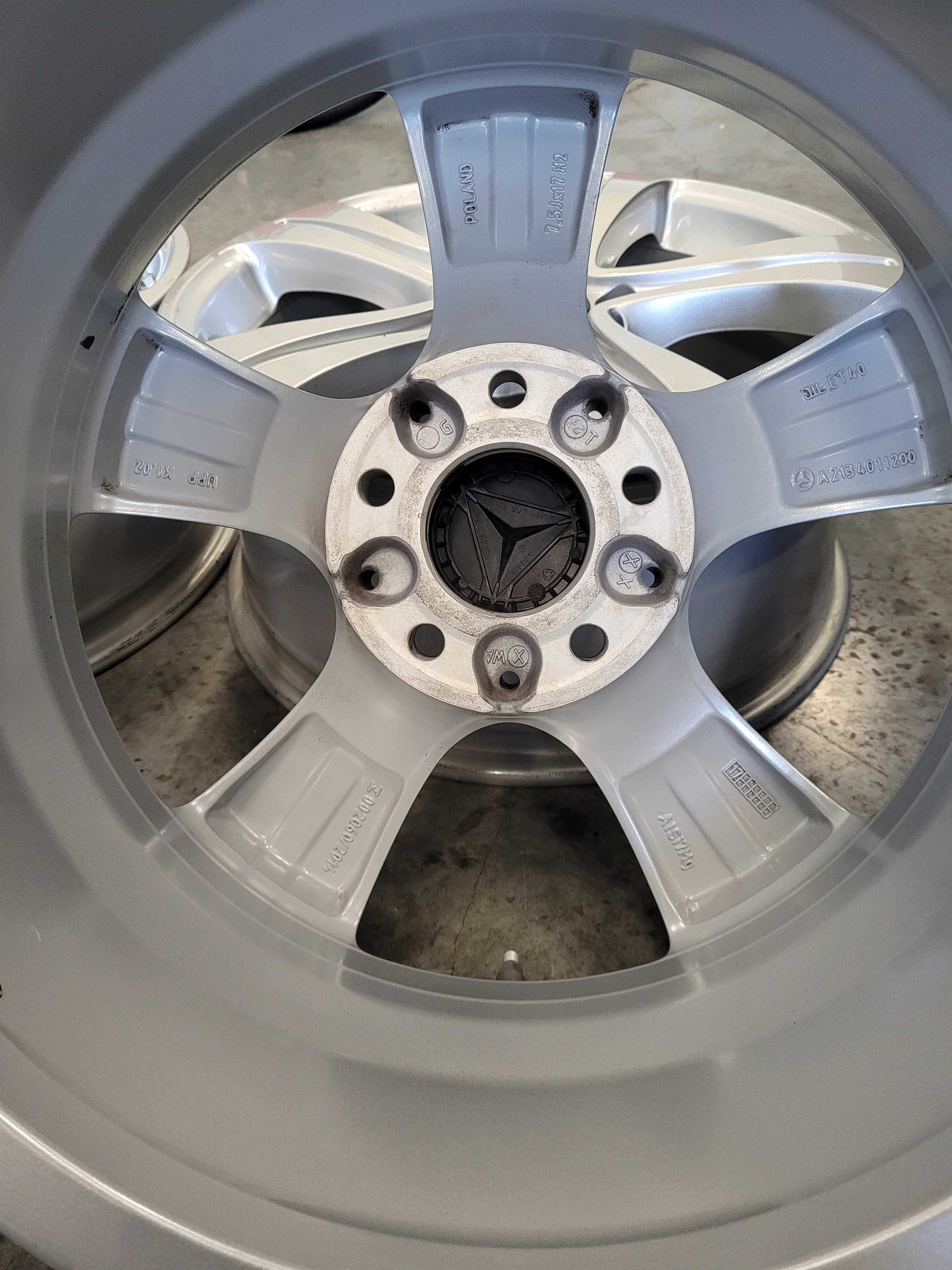 Komplet felg Volkswagen R 17 rozstaw 5x112 ET 40 J 7,5