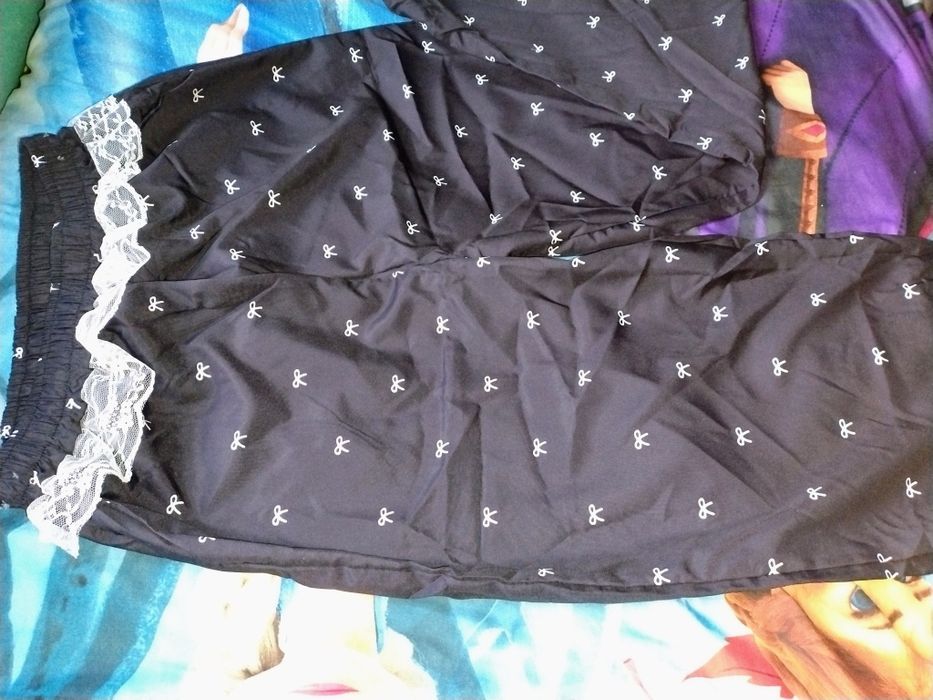 Продам штани з бантиками та мереживом