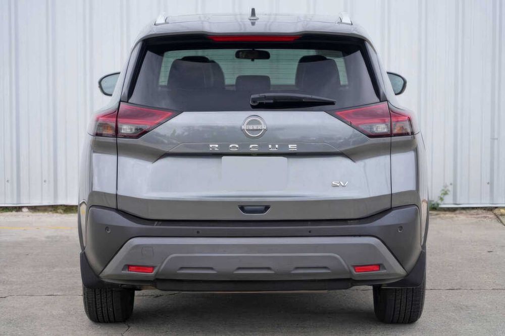 Nissan Rogue SV      2022