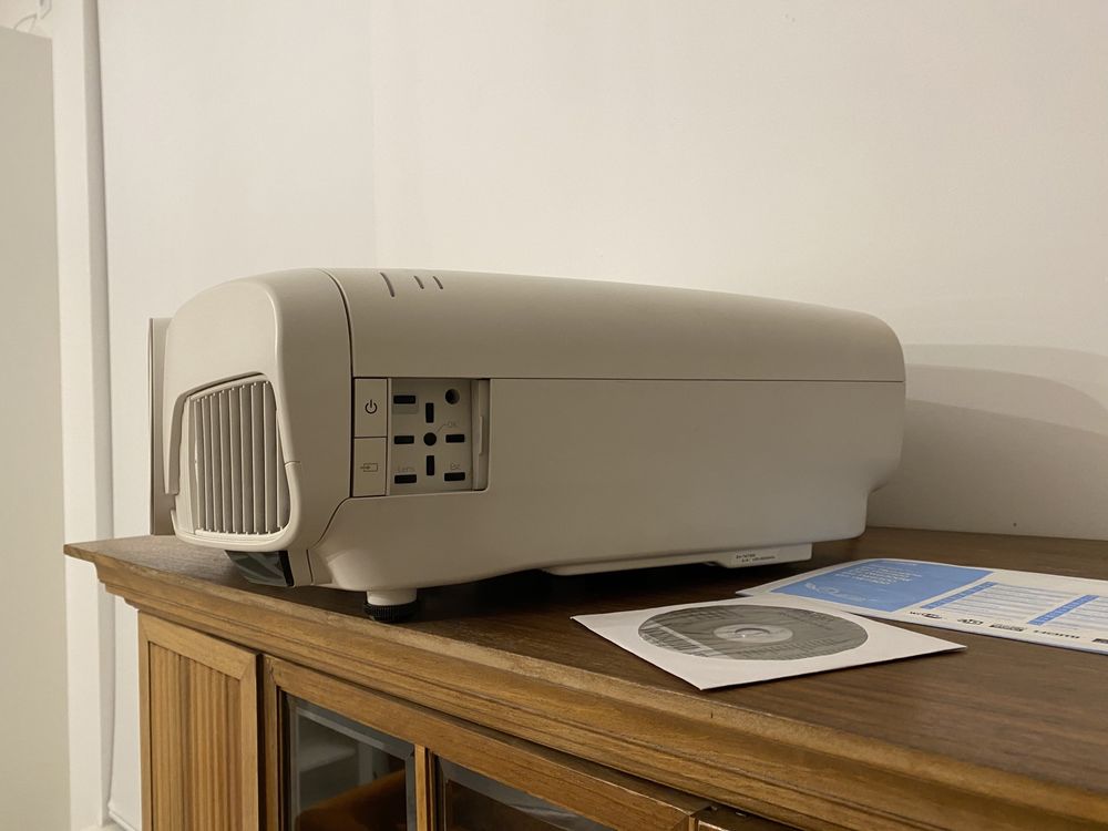 Rzutnik Epson EH-TW 7300