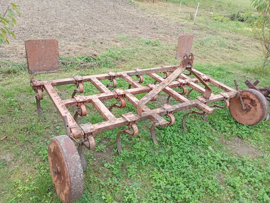 Kultywator do ciagnika